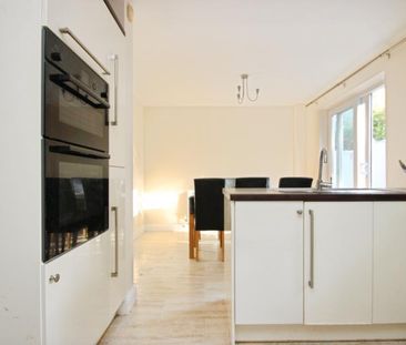 3 bedroom semi-detached house to rent - Photo 5