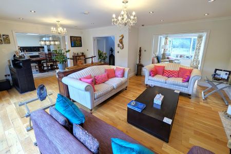 Orchard Mains, Woking, Surrey, GU22 - Photo 4