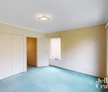 194 Wiltshire Drive, Kew - Photo 3