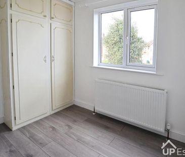 3 bedroom link detached house to rent - Photo 3