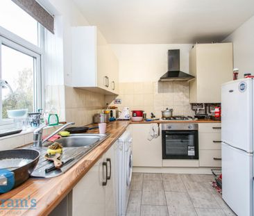 4 bed Flat for Rent - Photo 6