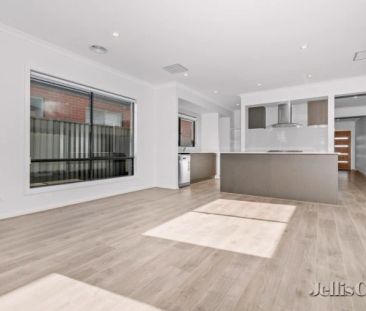 4 Bed, 2 Bath - Photo 5