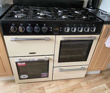 4 Bed Terraced House, Mayors Croft, CV4 - Photo 5