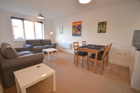 2 bedroom flat to rent - Photo 2