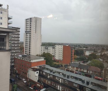 2 Bed Flat, Spectrum Tower, IG1 - Photo 6