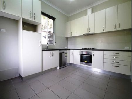 2 Bedroom, 1 Bathroom Apartment in Sought After Location! - Photo 2