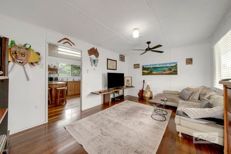 LOW SET THREE BEDROOM HOME IN BARNEY POINT! - Photo 2