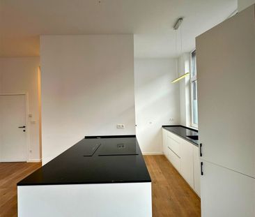 Volledig gerenoveerd gelijkvloers appartement met 2 slaapkamers te ... - Foto 6