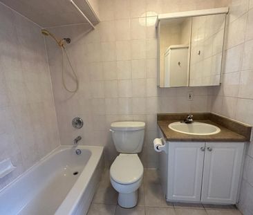 For Lease - 4868 Dundas Street Unit# 2A, Toronto, Ontario - Photo 4