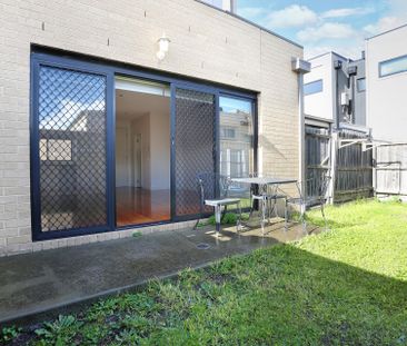 TWO BEDROOM TOWNHOUSE! - Photo 6