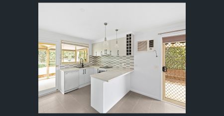 IMMACULATE HOME IN SOUGHT AFTER POCKET - Photo 4