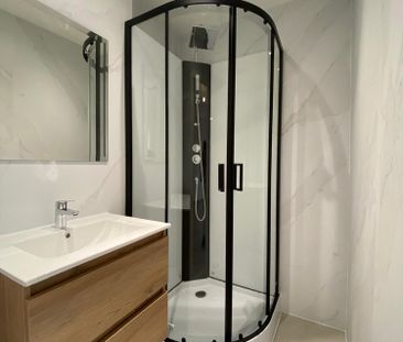 Gerenoveerde studio van 35m² op wandelafstand van het Fernand Cocqp... - Photo 2