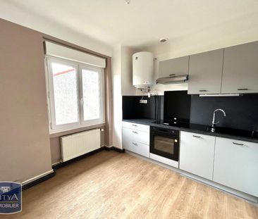 Location Appartement 2 pièces 48m² ST ROMAIN LACHALM 43620 - Photo 1