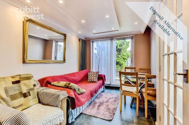 4 bedroom end of terrace house to rent - Photo 1