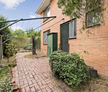 Spacious, Light-Filled Living Opposite Victoria Park in the Heart o... - Photo 3