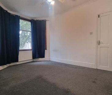 3 bedroom end of terrace house to rent - Photo 4