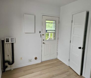 Magnifique 3½ rénové – Stationnement inclus – Disponible maintenant... - Photo 4