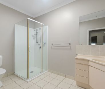 35 Eleventh Avenue, RAILWAY ESTATE - Photo 6