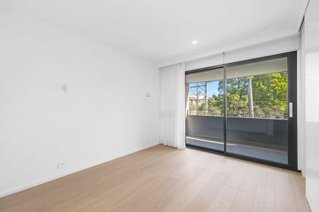 Spacious Renovated 3 Bedroom Townhouse in the Heart of Neutral Bay - Photo 3