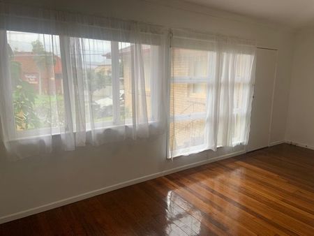 Blissful Comfort and Convenience in Newmarket - Photo 3