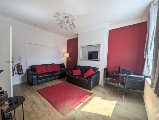 1 bedroom property to rent - Photo 1