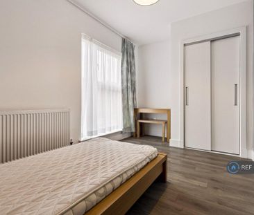 3 bedroom end of terrace house to rent - Photo 4