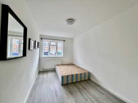 2 Bed Flat, Fortess Road, NW5 - Photo 2