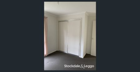 Three bedrooms, two bathrooms! - Photo 2