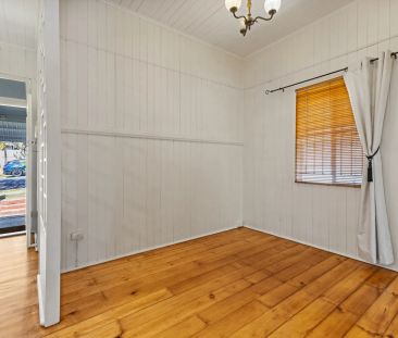 Charming Home in Excellent Newmarket Location - Photo 1