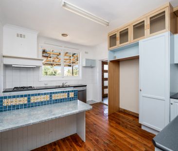 39 Churchill Avenue, Flora Hill - Photo 2