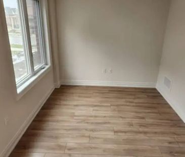 4 bedroom townhouse Oshawa - Photo 6