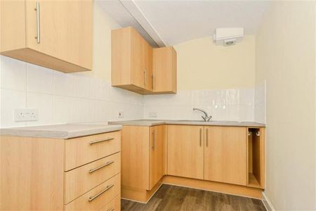 1 bedroom retirement property to rent - Photo 5