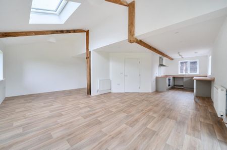 2 bedroom semi-detached house to rent - Photo 3