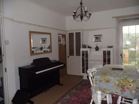 3 bedroom terraced house to rent - Photo 2