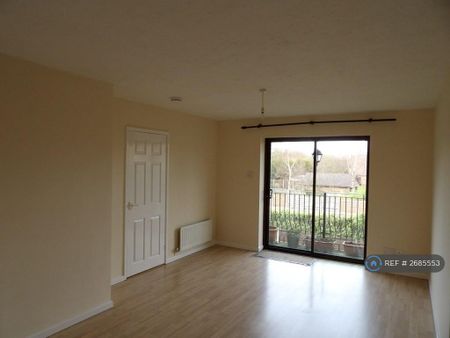 2 bedroom flat to rent - Photo 2