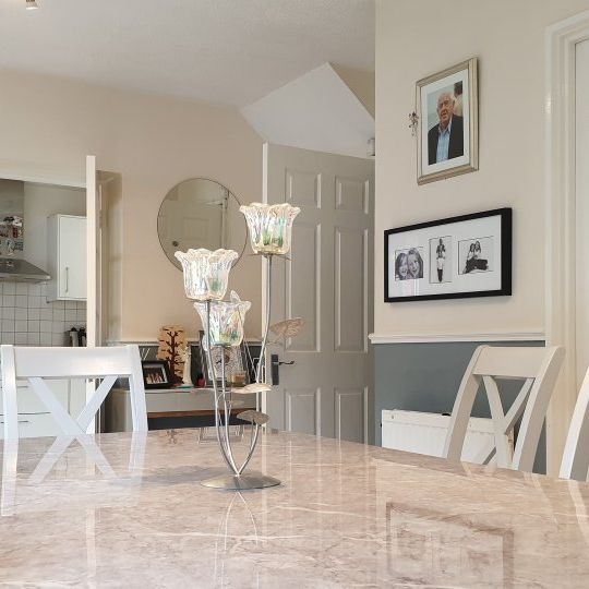 Cosy room in 5-bedroom house in Sandyford, Dublin - Photo 1