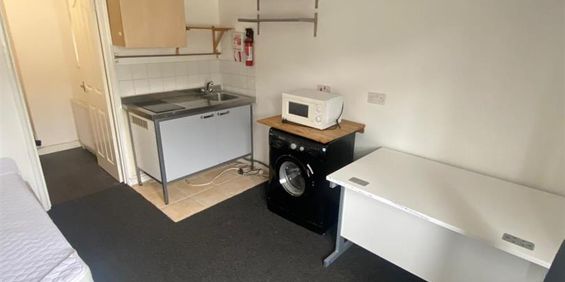 Studio For Rent Broadway, Pontypridd - Photo 3