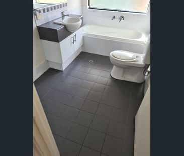 Modern Villa Living in Thornlie - Photo 1