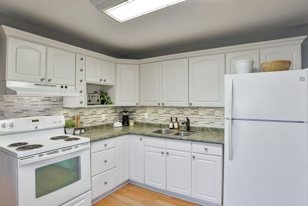 For Lease - 122 Raglan Street, Essa, Ontario - Photo 1