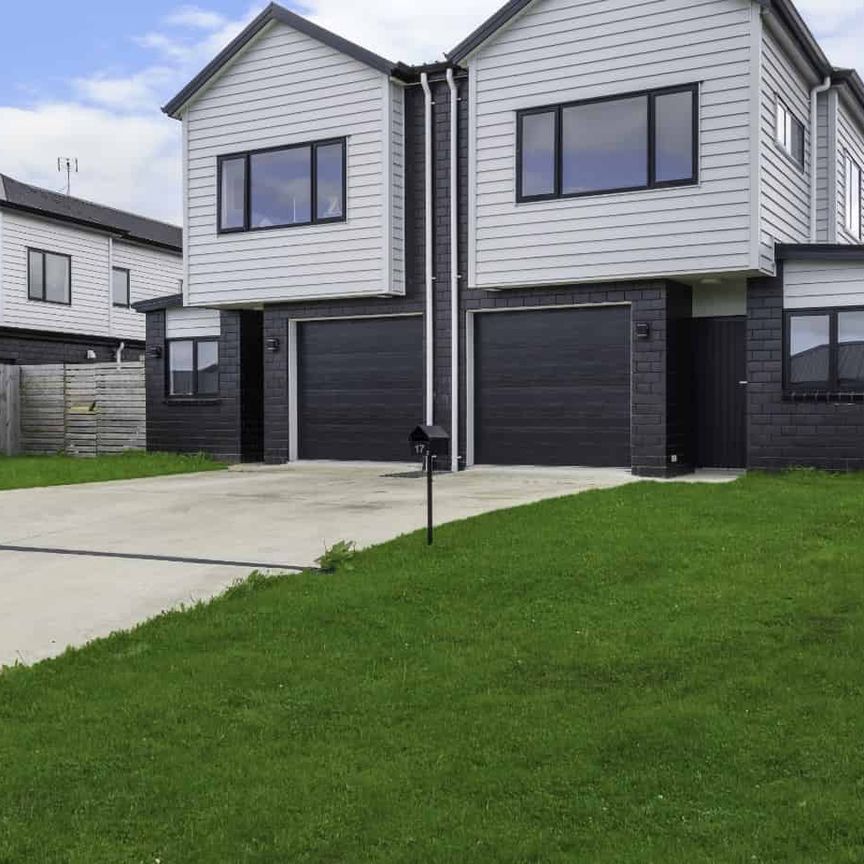 Modern 4-Bedroom in Prime Rototuna Location - Photo 1