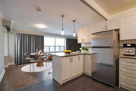 640 Roselawn Ave. — 1 Bedroom - Photo 4
