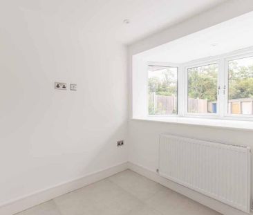 2 bedroom semi-detached house to rent - Photo 5