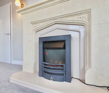 2 bedroom Detached House to let - Photo 2