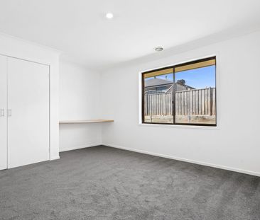 Stunning & Spacious Family Home - Photo 3