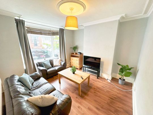 4 bedroom house share to rent - Photo 1