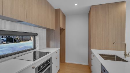 Unit 1, 86 Holly Road, St. Albans, Christchurch - Photo 2