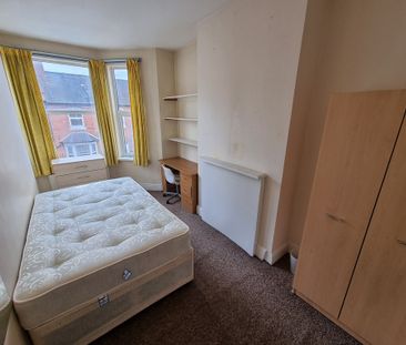 6 Bed Student Accommodation - Photo 2