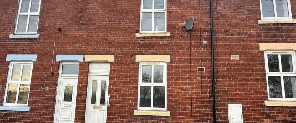 2 bedroom terraced house to rent - Photo 1