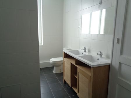 Location Maison 100m² LA MADELEINE 59110 - Photo 3