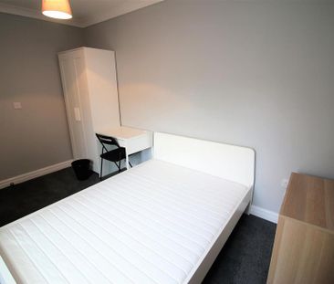 4 bedroom private hall to rent - Photo 4